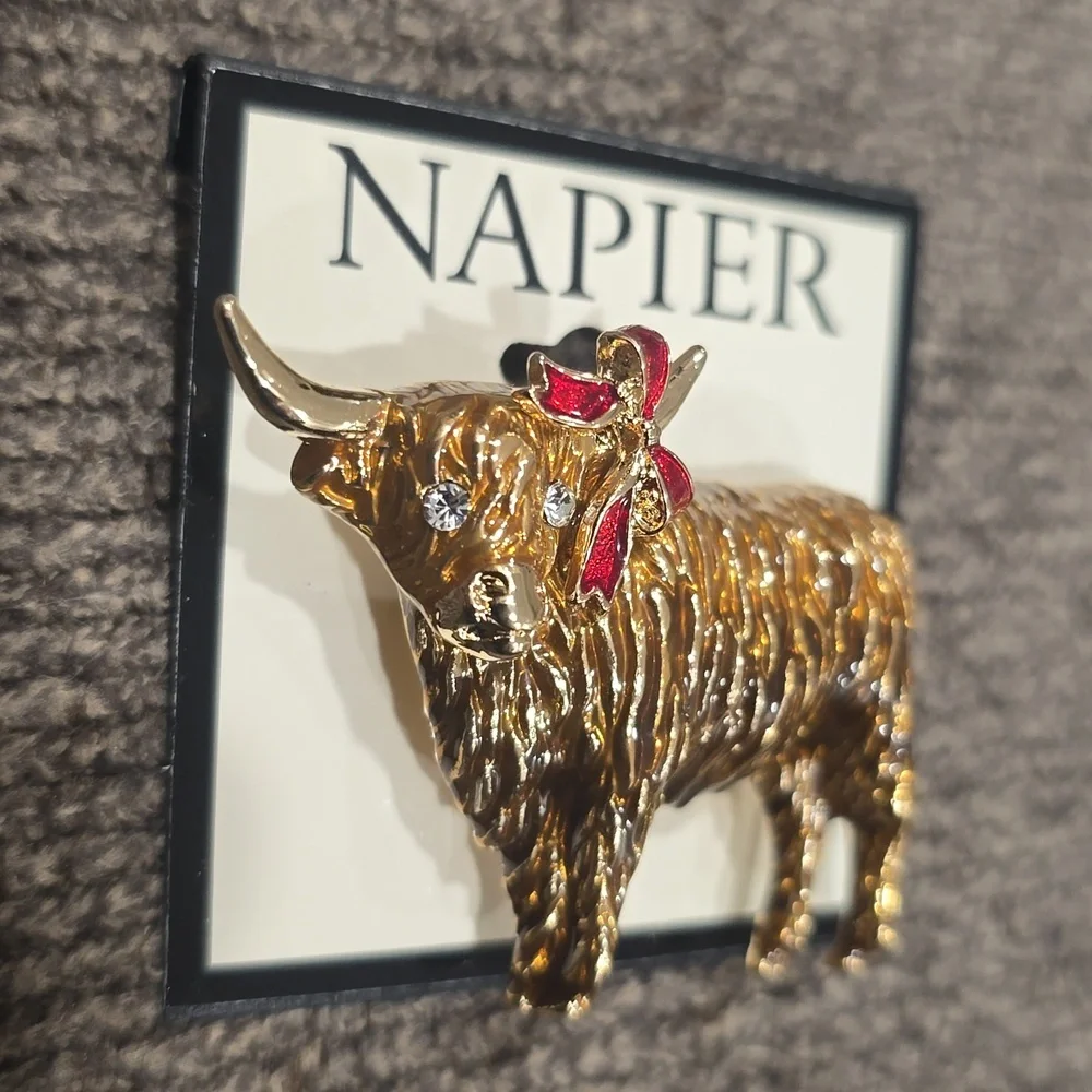NAPIER WOMEN'S FASHION JEWELRY PIN BEAUTIFUL COW WITH GOLDTONE & RED RIBBON